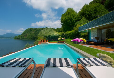 Isa Villa: Schwimmbad, Küsten Und Ozeanische Forms, Resort, See, Küste, Tropen, Eco Hotel, Klang, Reservoir