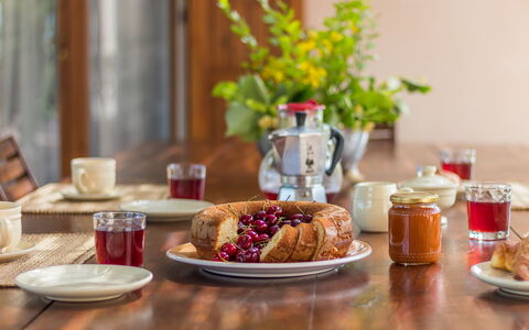 Molinazzo: Essen, Geschirr, Servierware, Zutat, Tabelle, Dishware, Tasse, Drinkware, Möbel, Teller