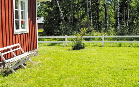 Torpet i Småland: Möbel, Schatten, Veranda, Stuhl, Gartenmöbel, Outdoor Struktur, Eco Hotel, Balkon, Pergola, Deck