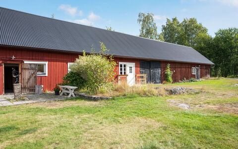Långerud: Gebäude, Haus, Fenster, Zuhause, Dach, Wohngebiet, Strauch, Hütte, Grundstueck