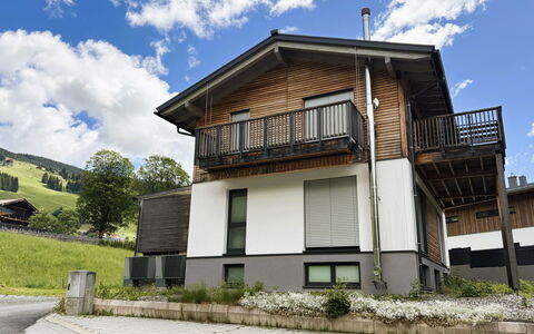 Pantera - Ski in Ski Out: Gebäude, Haus, Wohngebiet, Fassade, Dach, Zuhause, Die Architektur, Hütte, Abstellgleis, Veranda