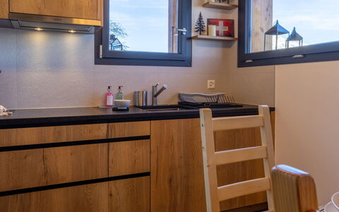 Byzance: Holz, Küche, Interior Design, Möbel, Countertop, Cabinetry, Küchengerät, Zimmer, Major Appliance, Holzbeize