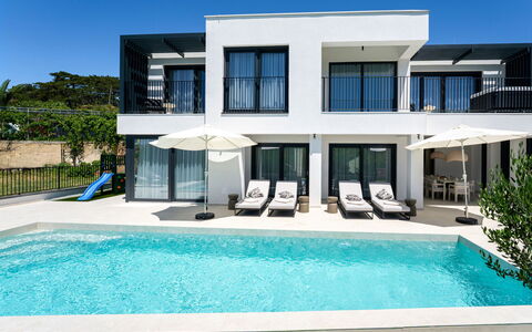 Loparia: Schwimmbad, Resort, Freizeit, Gartenmöbel, Eco Hotel, Villa, Hotel, Sonnenliege, Urlaub, Tropen
