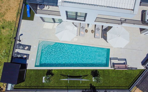 Loparia: Schwimmbad, Resort, Verbundwerkstoff, Freizeit, Eco Hotel, Villa, Estate, Schatten, Thermae, Hotel