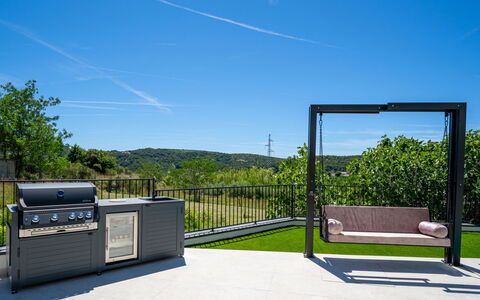 Loparia: Möbel, Gartenmöbel, Garten, Schatten, Deck, Terrasse, Landscaping, Stuhl, Hinterhof, Garten