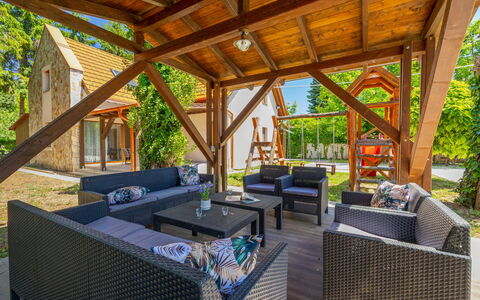 Badacsonyörs 101: Holz, Hütte, Hartholz, Veranda, Holzbeize, Schatten, Eco Hotel, Garten, Estate, Deck
