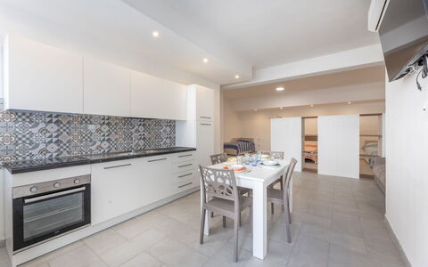 Appartamento Monomare, Gallipoli: Flooring, Fussboden, Interior Design, Decke, Küche, Zimmer, Countertop, Major Appliance, Wohnung, Fliese