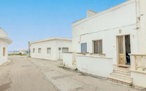 Casa Marinella, Marina di Mancaversa: Wand, Die Architektur, Wohngebiet, Zuhause, Menschliche Siedlung, Verbundwerkstoff, Beton, Stromversorgung, Vorort, Gips