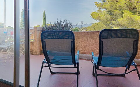 Les Jardins du Soleil: Möbel, Stuhl, Gartenmöbel, Tisch Im Freien, Schatten, Klappstuhl, Balkon, Holzbeize, Kaffetisch, Eco Hotel