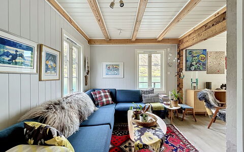 Ese Panorama: Möbel, Interior Design, Couch, Flooring, Holz, Wohnzimmer, Decke, Fussboden, Zuhause, Zimmer