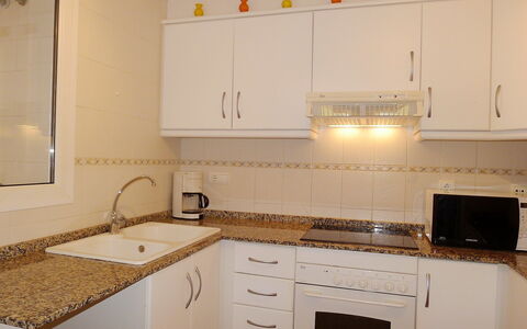 Altea Dorada: Countertop, Zimmer, Eigentum, Küche, Möbel, Cabinetry, Interior Design, Gebäude, Fliese, Sinken