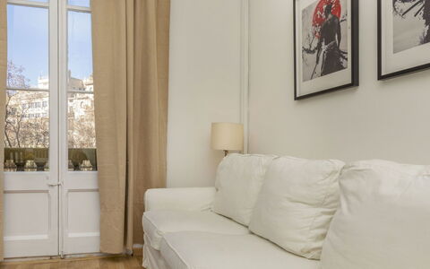 Rocafort - Plaza España: Schatten, Wohnung, Balkon, Landscaping, Garten, Gartenmöbel, Villa