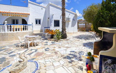 Irene: Wohngebiet, Wohnung, Eigentumswohnung, Resort, Estate, Landscaping, Park, Hotel, Villa, Ferienort