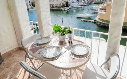 Empuriabrava 381: Möbel, Wohnung, Interior Design, Stuhl, Gartenmöbel, Balkon, Küche & Esszimmer Tisch, Zimmerpflanze, Kaffetisch, Tisch Im Freien