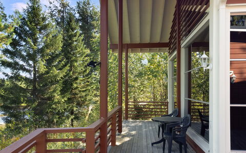 Tiirinniemi 27 a: Holz, Veranda, Möbel, Deck, Stuhl, Hartholz, Holzbeize, Gartenmöbel, Schatten, Balkon