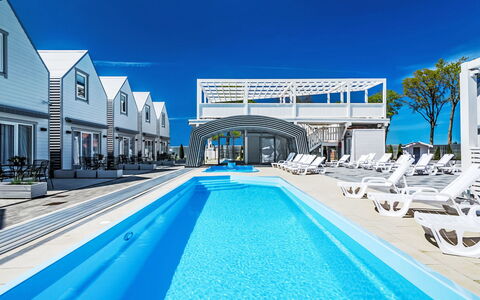 Rewal 200: Schatten, Schwimmbad, Hotel, Gartenmöbel, Villa