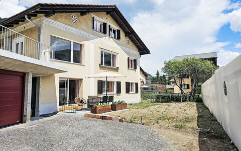 Chesa Giere: Gebäude, Wand, Fenster, Wohngebiet, Haus, Zuhause, Fassade, Die Architektur, Nachbarschaft, \Stadt