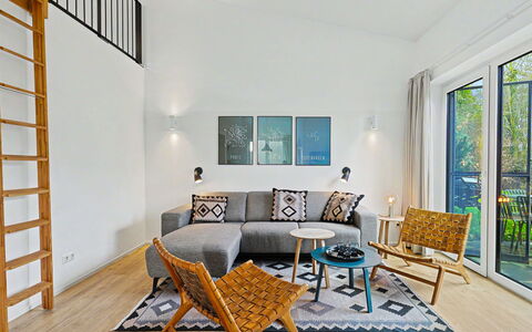 Haus Kiebitz (197): Möbel, Interior Design, Flooring, Fussboden, Wand, Couch, Holz, Decke, Zimmer, Wohnzimmer