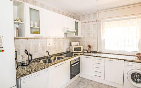 Roca Mas Mato: Küche, Countertop, Major Appliance, Küchengerät, Interior Design, Flooring, Cabinetry, Holz, Fussboden, Möbel