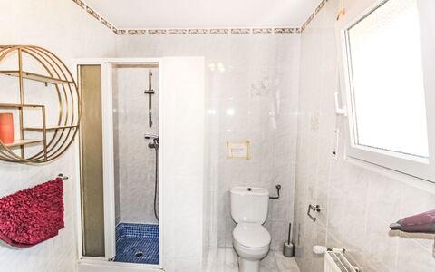 Roca Mas Mato: Wand, Flooring, Toilleten Sitz, Fussboden, Toilette, Armatur, Badezimmer, Interior Design, Installation, Fliese