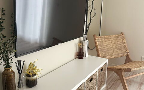 Tarabucetta: Möbel, Interior Design, Flooring, Fussboden, Wohnzimmer, Fernsehen, Regale, Zimmer, Fernsehgerät, Couch
