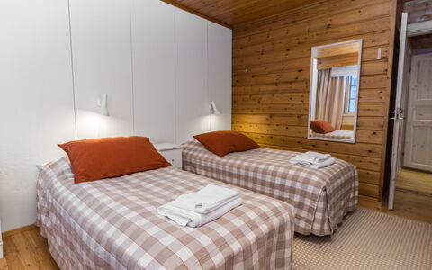 Saajomaja: Interior Design, Fussboden, Möbel, Flooring, Holz, Schlafzimmer, Bett, Decke, Zimmer, Textil