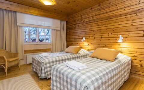 Saajomaja: Interior Design, Holz, Decke, Fussboden, Flooring, Möbel, Bett, Schlafzimmer, Zimmer, Linens