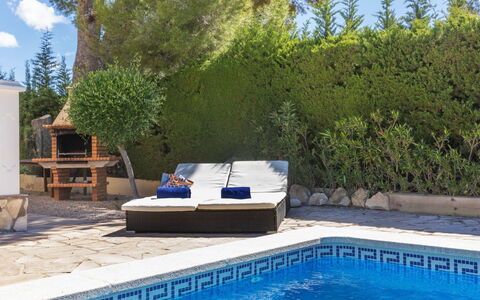 Urb Las Tres Calas: Blau, Schwimmbad, Gartenmöbel, Möbel, Sonnenliege, Resort, Schatten, Verbundwerkstoff, Stuhl, Eco Hotel