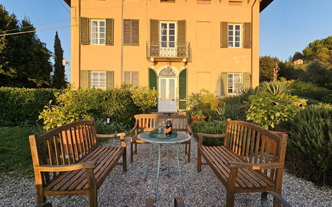 Villa Il Torrazzo, Vista Mare, Massarosa: Strauch, Haus, Fassade, Zuhause, Garten, Hütte, Estate, Tür, Ground, Bauernhaus