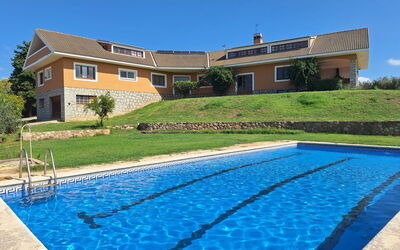 Argentona 642: Schwimmbad, Resort, Estate, Garten, Bauernhaus, Hinterhof, Villa, Schatten, Rasen, Eco Hotel