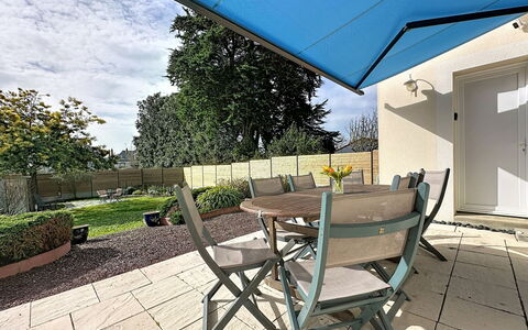 Briasel: Möbel, Gartenmöbel, Tabelle, Stuhl, Tisch Im Freien, Garten, Küche & Esszimmer Tisch, Terrasse, Restaurant, Blumentopf