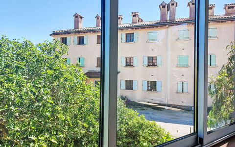Résidence les Figuiers Fleurs: Wohnung, Glas, Balkon, Daylighting, Zimmerpflanze