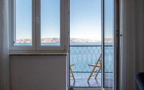 Senj 122: Meer, Fussboden, Ozean, Balkon, Glas, Hartholz, Schatten, Daylighting, Home Door, Klang