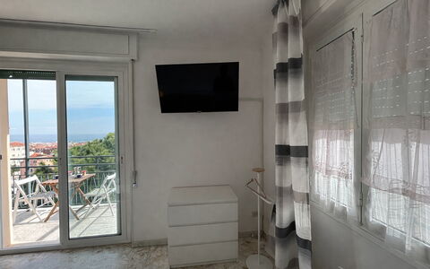 Casa Mimin, Vista Mare, Adults Only, Sanremo: Möbel, Interior Design, Fussboden, Flooring, Stuhl, Zimmer, Wohnung, Balkon, Schatten, Holzbeize
