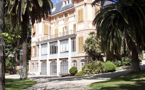 Casa Mimin, Vista Mare, Adults Only, Sanremo: Baum, Wohngebiet, Strauch, Zuhause, Estate, Villa, Wohnung, Gehölz, Eigentumswohnung