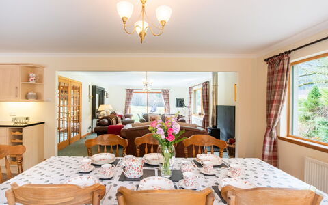 Kirkfield House: Möbel, Interior Design, Holz, Decke, Zuhause, Tabelle, Beleuchtung, Zimmer, Wohnzimmer, Couch
