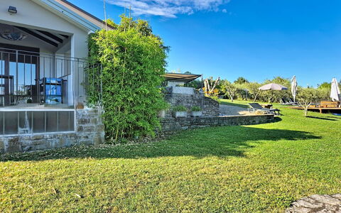 Margherita: Garten, Rasen, Schatten, Landscaping, Estate, Resort, Garten, Hinterhof, Eco Hotel, Schwimmbad
