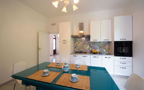 Villa Sam: Interior Design, Flooring, Möbel, Holz, Fussboden, Zimmer, Decke, Küche, Countertop, Beleuchtung
