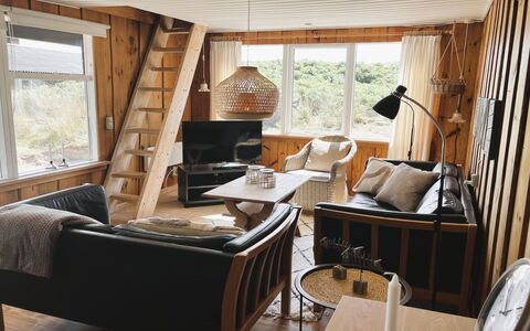 Monna - from the Sea: Möbel, Interior Design, Flooring, Holz, Fussboden, Decke, Stuhl, Zimmer, Wohnzimmer, Beleuchtung