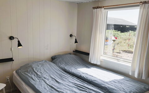 Monna - from the Sea: Holz, Möbel, Fussboden, Flooring, Schlafzimmer, Interior Design, Bett, Bettdecke, Zimmer, Bedding