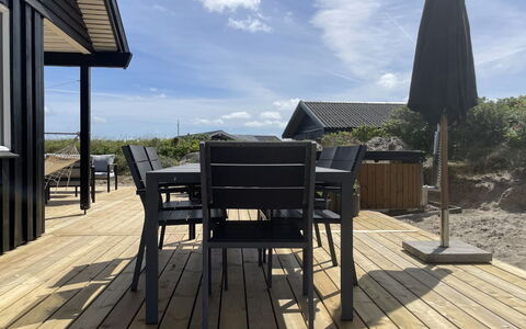 Monna - from the Sea: Holz, Hartholz, Deck, Planke, Holzboden, Schatten, Holzbeize, Veranda, Gartenmöbel, Tisch Im Freien