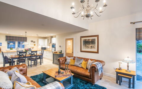 Kennel House: Möbel, Holz, Zuhause, Interior Design, Couch, Haus, Wohnung, Wohnzimmer, Decke
