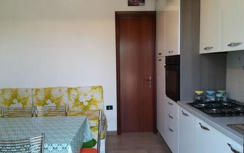 Villa Maddalena: Flooring, Interior Design, Fussboden, Holz, Möbel, Zimmer, Beleuchtung, Wohnung, Küche, Decke