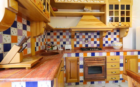 Cariddi Dimora Otranto: Küche, Holz, Interior Design, Flooring, Herd, Countertop, Fussboden, Küchengerät, Möbel, Cabinetry