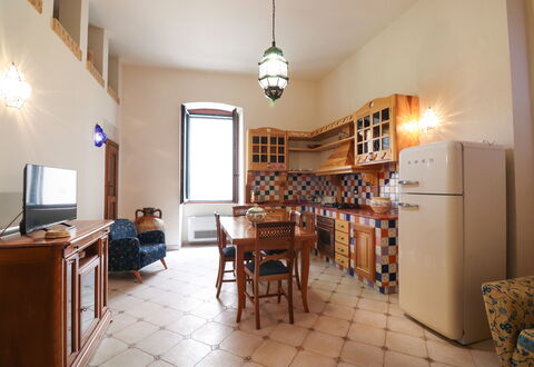 Cariddi Dimora Otranto: Interior Design, Flooring, Möbel, Fussboden, Decke, Küche, Zimmer, Countertop, Cabinetry, Wohnung