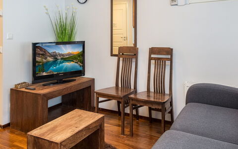 Point Vale 2 As 2: Möbel, Interior Design, Flooring, Holz, Fussboden, Zimmer, Holzboden, Bilderrahmen, Beleuchtung, Fernsehen