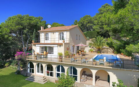 Villa Muneca: Schwimmbad, Resort, Estate, Hazienda, Villa, Villa, Gartenmöbel, Regenschirm, Eco Hotel, Balkon