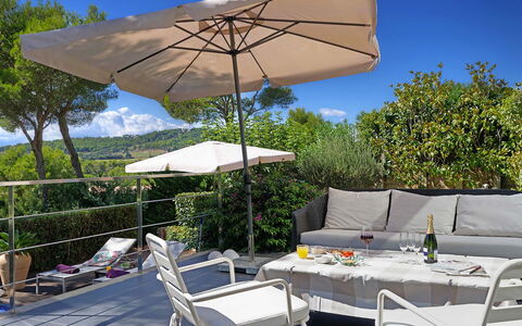 Villa Luminosa: Möbel, Regenschirm, Gartenmöbel, Stuhl, Tabelle, Tisch Im Freien, Schatten, Terrasse, Küche & Esszimmer Tisch, Garten