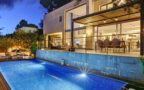 Villa Luminosa: Schwimmbad, Wohngebiet, Resort, Zuhause, Verbundwerkstoff, Wohnung, Eco Hotel, Estate, Villa, Hazienda