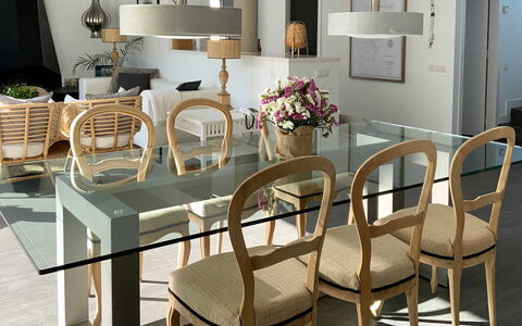 Villa Luisa: Möbel, Holz, Tabelle, Esszimmer, Küche & Esszimmer Tisch, Stuhl, Interior Design, Flooring, Fussboden, Holzbeize